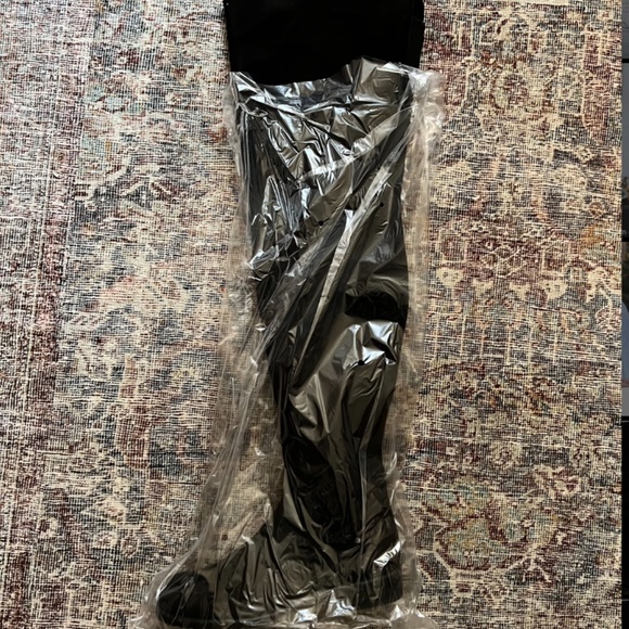 Stuart Weitzman Hilo Black Suede Boot, Size 7 - Picture 3 of 8